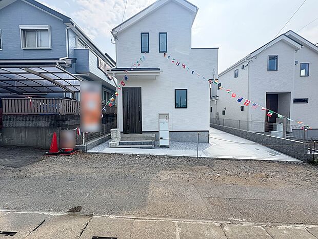 1号棟【外観】陽当りや通風性など各所に施された工夫で住みやすさを実現。部屋の大きさや周辺環境・街並など、資料には掲載していない情報が現地にはたくさんございます。是非ご確認下さい。