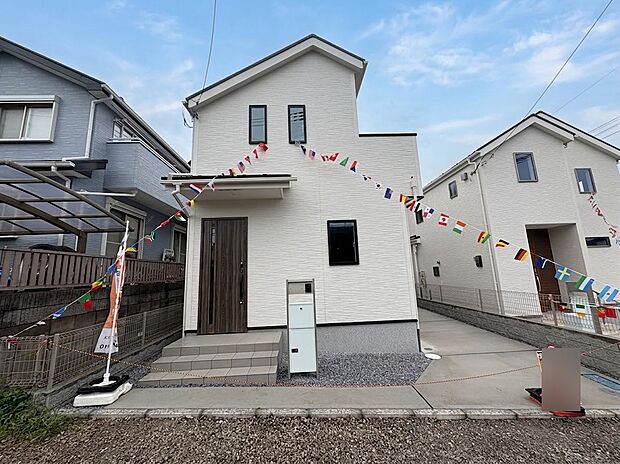 1号棟【外観】陽当りや通風性など各所に施された工夫で住みやすさを実現。部屋の大きさや周辺環境・街並など、資料には掲載していない情報が現地にはたくさんございます。是非ご確認下さい。