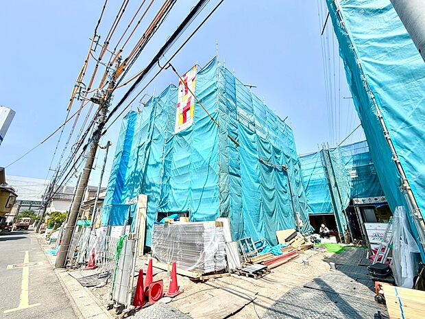 【前面道路】陽当りや通風性など各所に施された工夫で住みやすさを実現。部屋の大きさや周辺環境・街並など、資料には掲載していない情報が現地にはたくさんございます。是非ご確認下さい。