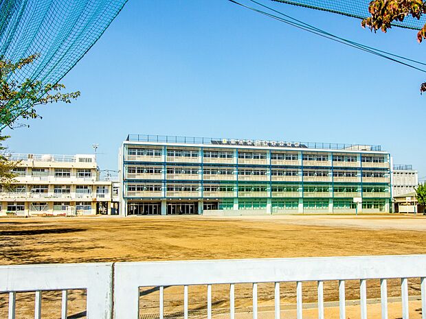 中学校 900m 幸並中学校
