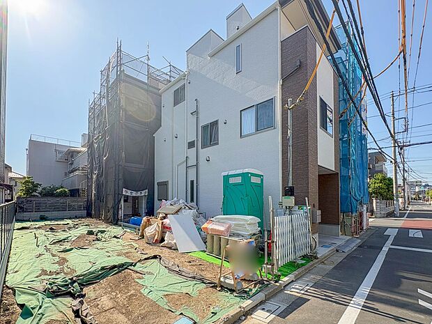 【外観】家は一生のお買物。自分ならではの家族ならではの、家にしたい。書斎を設ける。子どものプレイングルームを設ける。趣味のオーディオルームを設置する。夢を追うオンリーワンの家です。