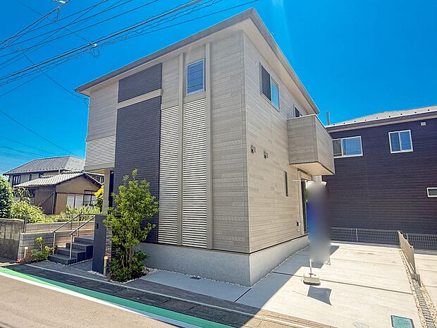 16号棟【外観】こちらの物件が少しでも気になるようでしたら、お気軽にお問合せください。人生でいちばん大きなお買い物ですので、ゆっくりご見学ください。ネット上の画像と実際の見学では、リアル感が…