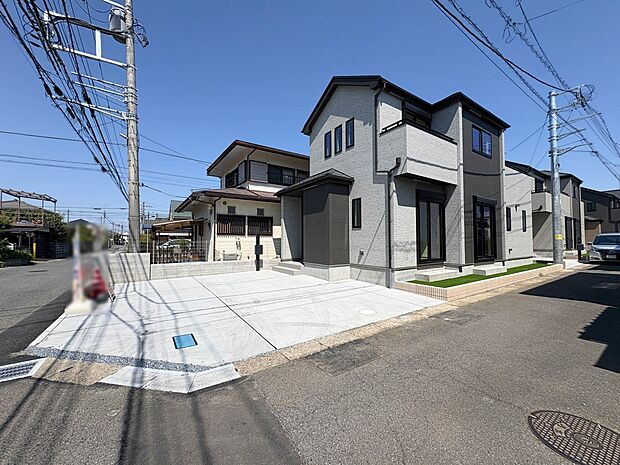 A号棟【前面道路】車の通行が少ないので、静かな住環境を維持することができます。