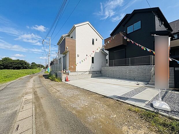 3号棟【前面道路】車の通行が少ないので、静かな住環境を維持することができます。