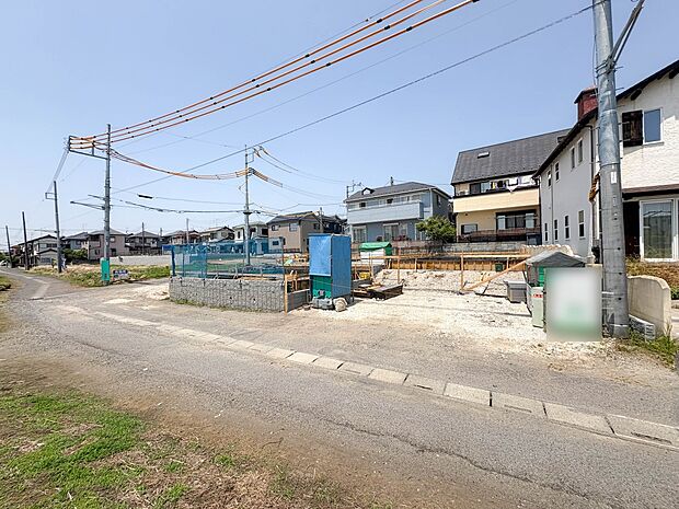 【前面道路】車の通行が少ないので、静かな住環境を維持することができます。