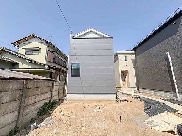1号棟【外観】陽当りや通風性など各所に施された工夫で住みやすさを実現。部屋の大きさや周辺環境・街並など、資料には掲載していない情報が現地にはたくさんございます。是非ご確認下さい。