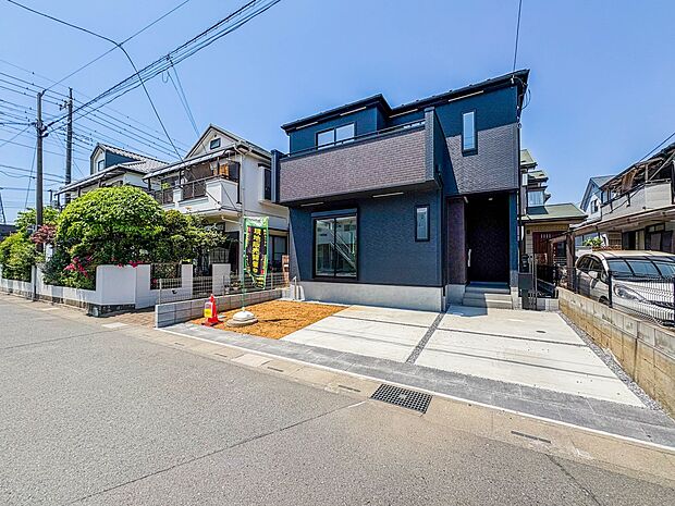 【駐車場】毎日の生活にマイカーが必須という方は、購入を検討する際、駐車場があることは大事な条件です。毎日の通勤や家族の送迎、買い物やお出かけなどクルマのある暮らしを満喫したい方は要チェック。…
