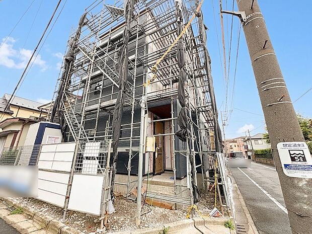 【現地外観】陽当りや通風性など各所に施された工夫で住みやすさを実現。部屋の大きさや周辺環境・街並など、資料には掲載していない情報が現地にはたくさんございます。*CGにより晴天に加工しておりま…