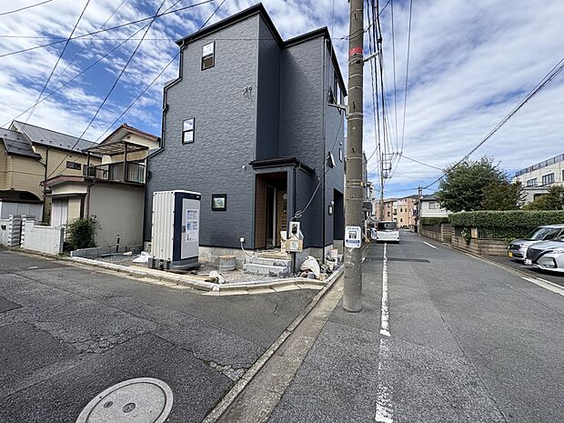 【外観】家の良し悪しだけでなく周辺環境も重要なポイント。*CGにより晴天に加工しております。