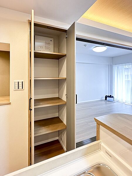 【収納】各部屋を最大限に広く使って頂ける様、全居住スペースに収納付。プライベートルームはゆったりと快適に。