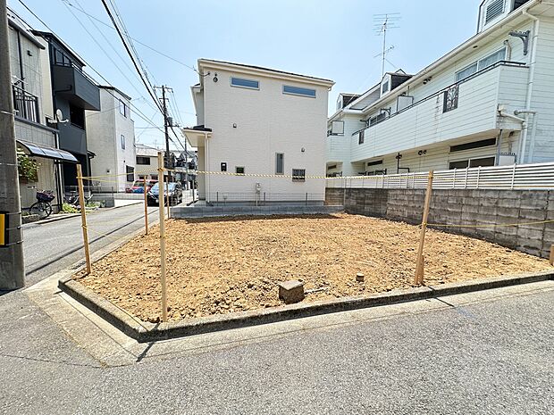 【外観】ここから始まる「日常」はご家族にとってかけがえのない時間となります。少しでも豊かに、快適に。そんな想いから本邸宅は生まれました。　