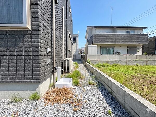 【外水栓】お庭への水撒きや車の洗車、家の外壁の掃除などに利用できる、あると便利な外水栓。