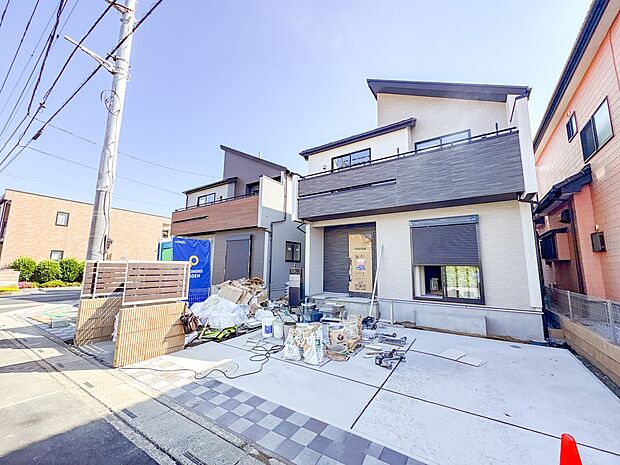 【外観】家族の温かさと陽光の暖かさ、楽しい毎日と明るい未来を予感させる「空間が織り成すひとつ先の住み心地」を演出します。