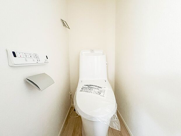 トイレ】いつも清潔なスペースであってほしいのが毎日使うトイレです。掃除がしやすいのはもちろん、落ち着けるスペースとして機能することも大切です。