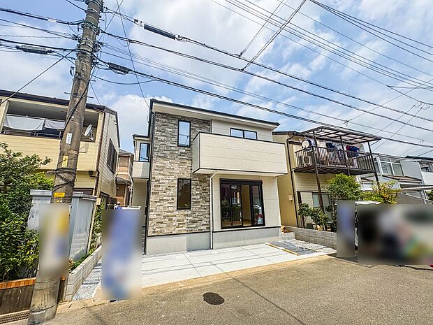 【ZEH水準】家事ラク設備も充実した、広々邸宅。圧倒的な交通利便性と、BELS・ZEH基準の確かな資産価値。食洗機など充実の最新設備はもちろん、プ日々の暮らしに豊かな開放感を与えます。