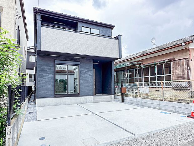 【外観】家族の温かさと陽光の暖かさ、楽しい毎日と明るい未来を予感させる「空間が織り成すひとつ先の住み心地」を演出します。