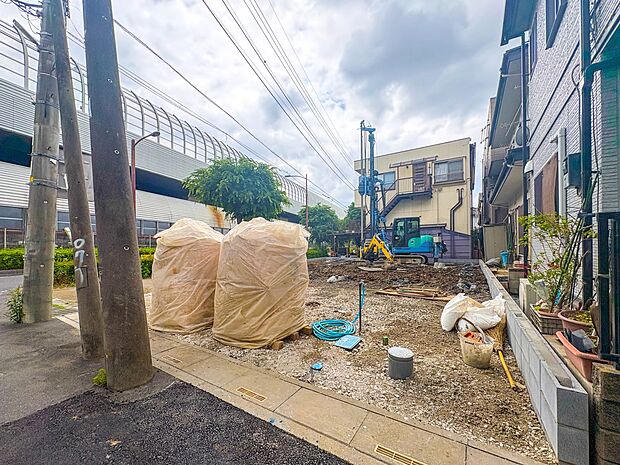 【外観】こちらの物件に少しでもご興味がありましたら、お気軽にお電話下さい。ネット上で「見えない物」「わからない事」でも、実際にご見学いただくことで、手に取るようにおわかりいただけるはずです。…