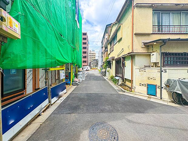 【前面道路】車の通行が少ないので、静かな住環境を維持することができます。