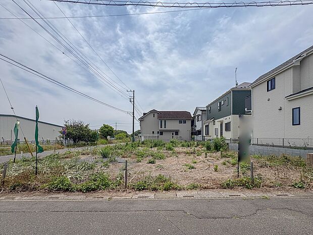 【現地土地写真】ここから始まる「日常」はご家族にとってかけがえのない時間となります。少しでも豊かに、快適に。そんな想いから本邸宅は生まれました。　