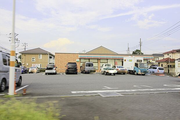 コンビニ 550m セブンイレブンさいたま本郷町店(【セブンイレブンさいたま本郷町店】　徒歩7分)