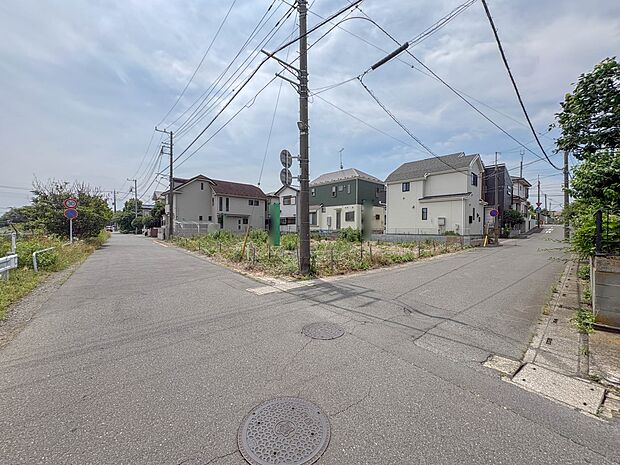 【現地土地写真】ここから始まる「日常」はご家族にとってかけがえのない時間となります。少しでも豊かに、快適に。そんな想いから本邸宅は生まれました。　
