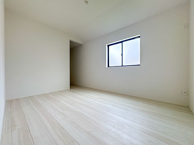 【寝室6帖】充実した生活は伸びやかな居室空間から始まります。快適に・伸びやかに。心の潤いを求める方々へ。