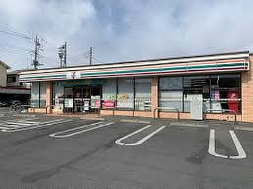 コンビニ 758m セブンイレブンさいたま奈良町北店(セブンイレブンは近くて便利を掲げています。近くとは、心の近さ。便利とはモノが期待以上の品質でお客さまに届くこと。セブン銀行など新しいサー…