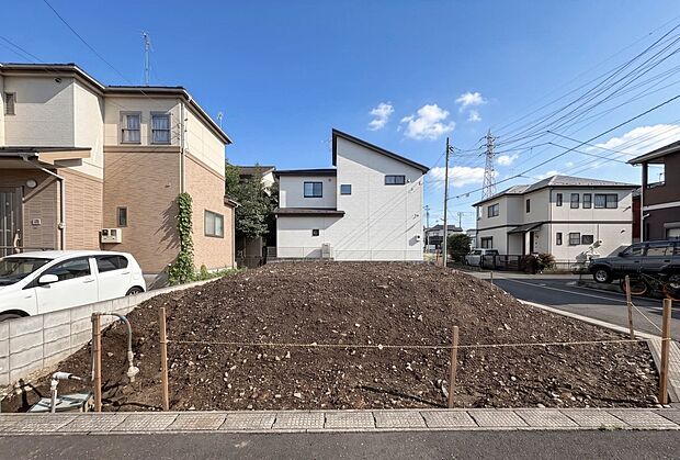【外観】家族の温かさと陽光の暖かさ、楽しい毎日と明るい未来を予感させる「空間が織り成すひとつ先の住み心地」を演出します。