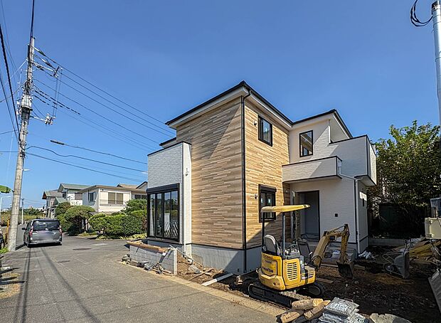 【前面道路】車の通行が少ないので、静かな住環境を維持することができます。