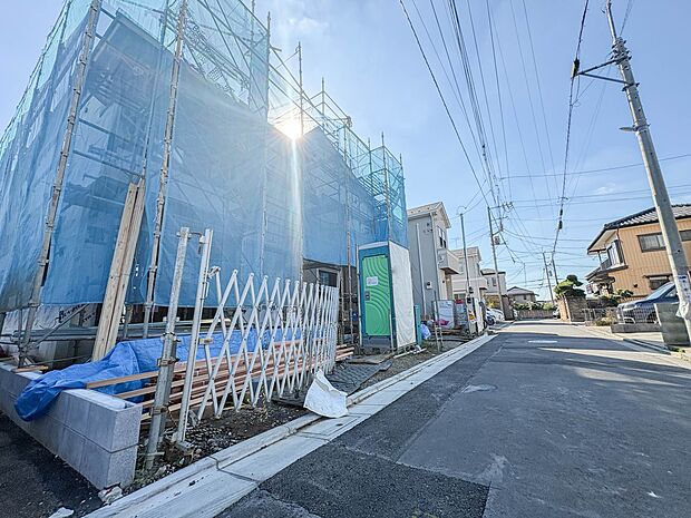 【前面道路】車の通行が少ないので、静かな住環境を維持することができます。