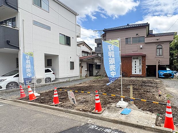 【外観】こちらの物件に少しでもご興味がありましたら、お気軽にお電話下さい。ネット上で「見えない物」「わからない事」でも、実際にご見学いただくことで、手に取るようにおわかりいただけるはずです。…