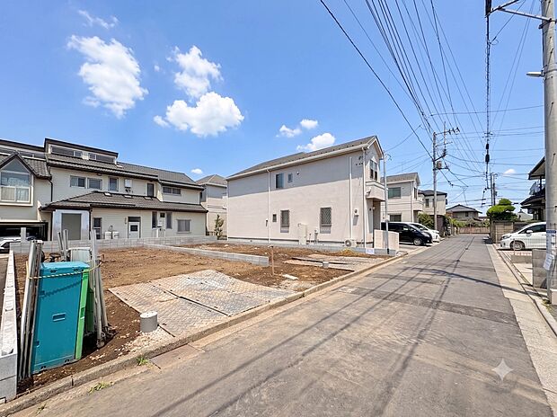 【前面道路】車の通行が少ないので、静かな住環境を維持することができます。