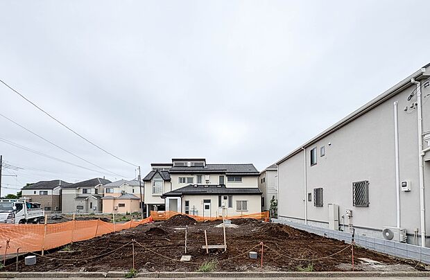 【外観】家族の温かさと陽光の暖かさ、楽しい毎日と明るい未来を予感させる「空間が織り成すひとつ先の住み心地」を演出します。