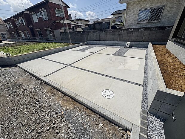 【駐車場】毎日の生活にマイカーが必須という方は、購入を検討する際、駐車場があることは大事な条件です。毎日の通勤や家族の送迎、買い物やお出かけなどクルマのある暮らしを満喫したい方は要チェック。…