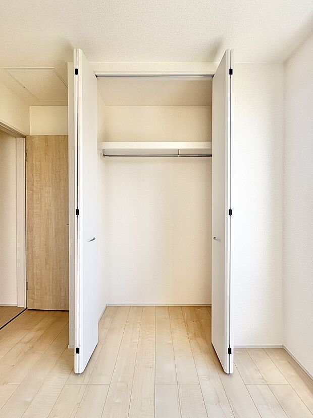 【収納】各部屋を最大限に広く使って頂ける様、全居住スペースに収納付。プライベートルームはゆったりと快適に。