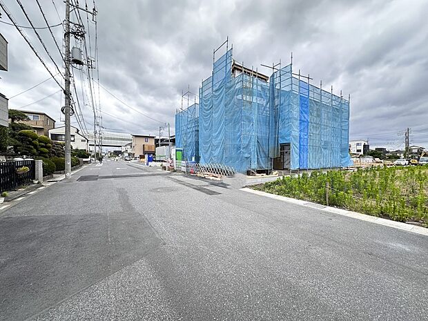 【前面道路】車の通行が少ないので、静かな住環境を維持することができます。