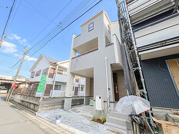 【前面道路4m】車の通行が少ないので、静かな住環境を維持することができます。