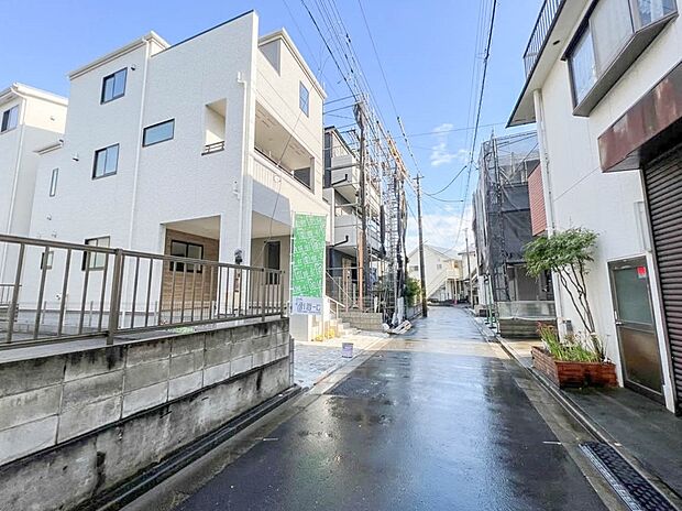 【外観】こちらの物件が少しでも気になるようでしたら、お気軽にお問合せください。人生でいちばん大きなお買い物ですので、ゆっくりご見学ください。ネット上の画像と実際の見学では、リアル感がまるで違…
