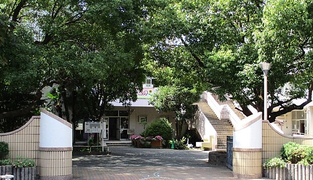 小学校 720m さいたま市立辻小学校