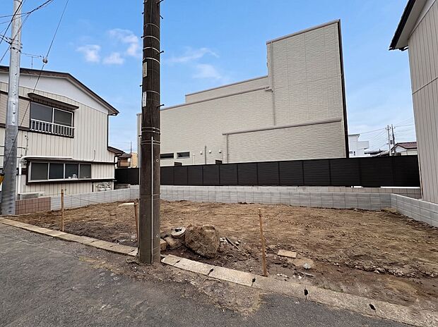 【現地土地写真】お電話の方がスムーズです。気軽にお問い合わせご連絡ください。※青空はイメージです。