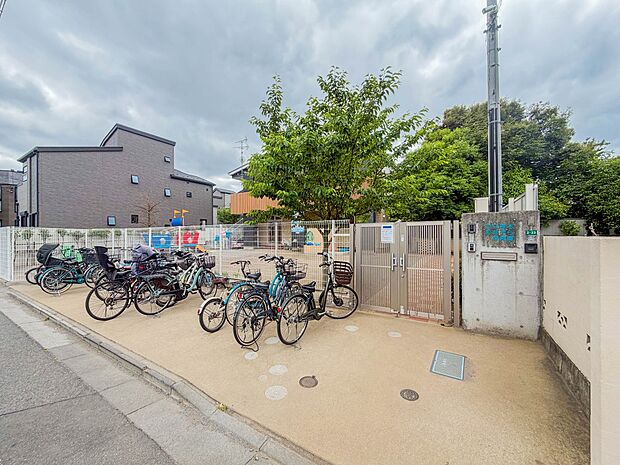 幼稚園・保育園 360m 川口青木あおぞら保育園(川口青木あおぞら保育園が近くにあるので、子育て世帯の方でも安心した住まいを実現できます。)