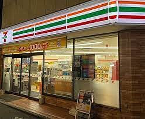 コンビニ 559m セブンイレブン鳩ヶ谷坂下3丁目店(セブンイレブンは近くて便利を掲げています。近くとは、心の近さ。便利とはモノが期待以上の品質でお客さまに届くこと。セブン銀行など新しいサー…