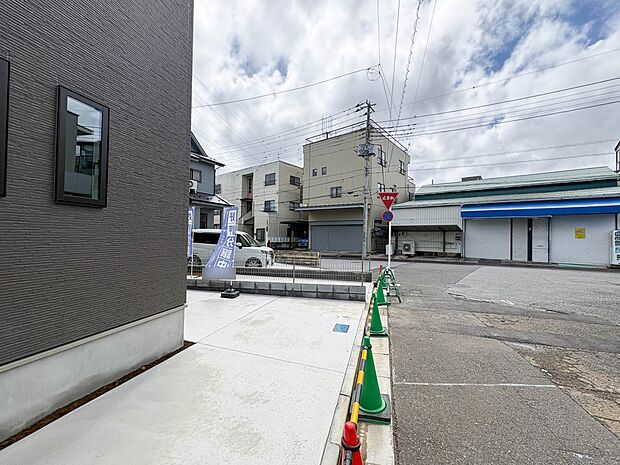 A号棟【前面道路6m】車の通行が少ないので、静かな住環境を維持することができます。