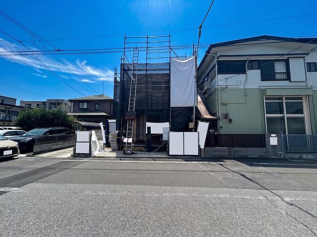 【外観】こちらの物件に少しでもご興味がありましたら、お気軽にお電話下さい。ネット上で「見えない物」「わからない事」でも、実際にご見学いただくことで、手に取るようにおわかりいただけるはずです。…