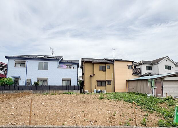 【外観】家族の温かさと陽光の暖かさ、楽しい毎日と明るい未来を予感させる「空間が織り成すひとつ先の住み心地」を演出します。