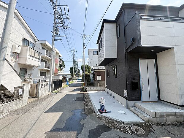 【前面道路】車の通行が少ないので、静かな住環境を維持することができます。