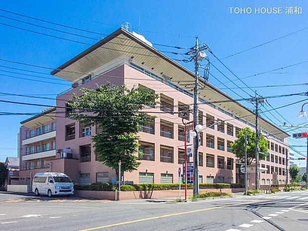 病院 650m 大宮中央総合病院(1954年に大宮中央病院として創立された、北区東大成町1丁目に位置する病院。受付時間等は診療科によって異なります。有料駐車場有。ニューシャトル鉄道博物館駅か…