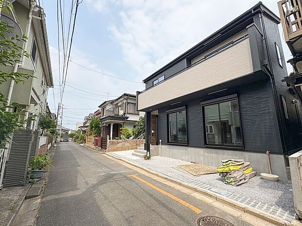 【前面道路4m】車の通行が少ないので、静かな住環境を維持することができます。