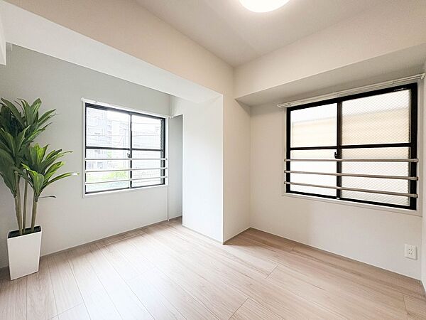【寝室4.5帖】充実した生活は伸びやかな居室空間から始まります。快適に・伸びやかに。心の潤いを求める方々へ。