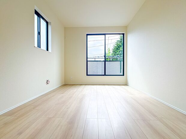 【洋室6帖】部屋の快適性を追求していくと、内装はシンプルになります。そしてポイント、ポイントにアクセントをつけて、リズムをつくる。シンプルな内装とは、リズミカルな内装と気づきます。
